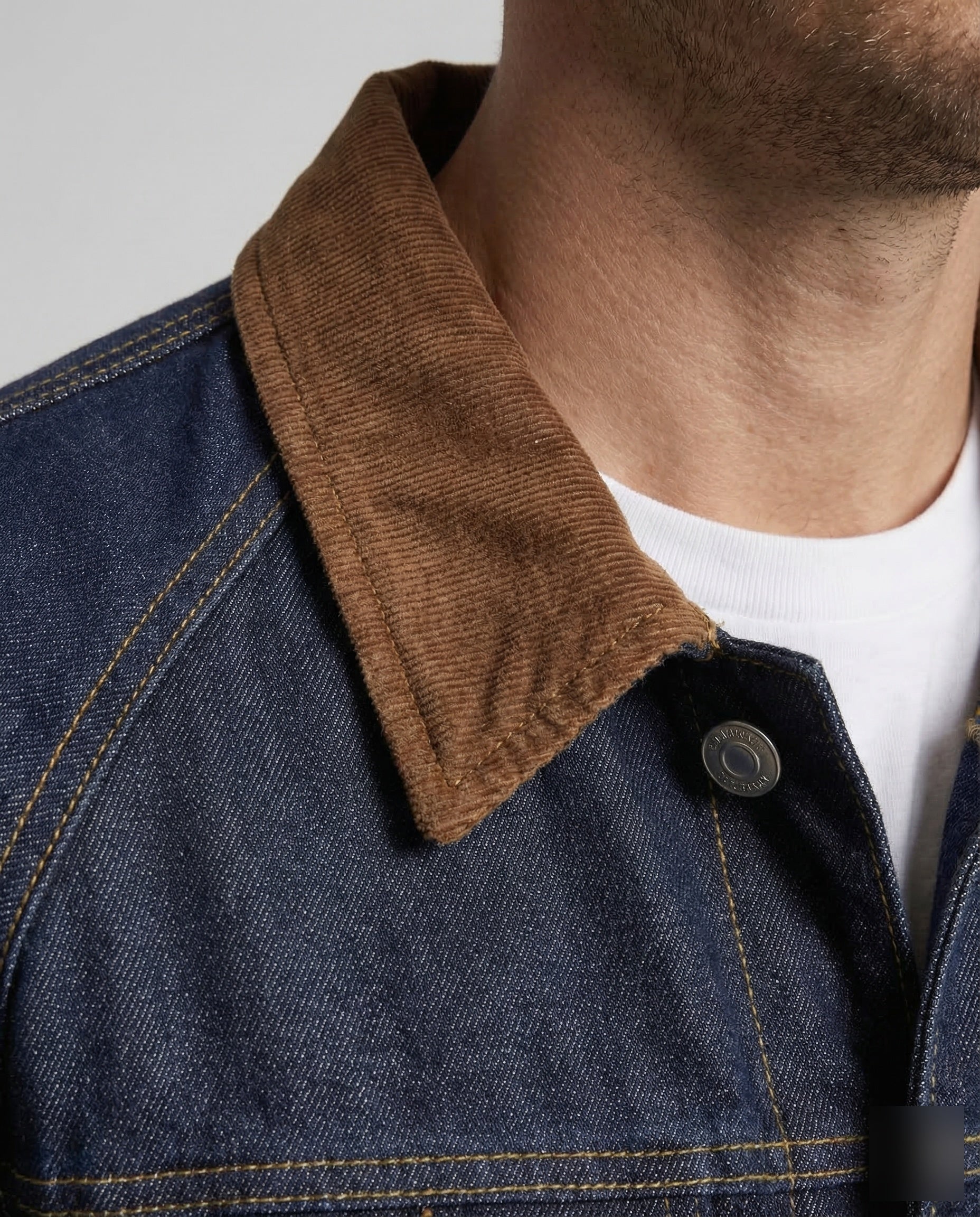 Men's denim jacket with corduroy collar and checkered lining 3