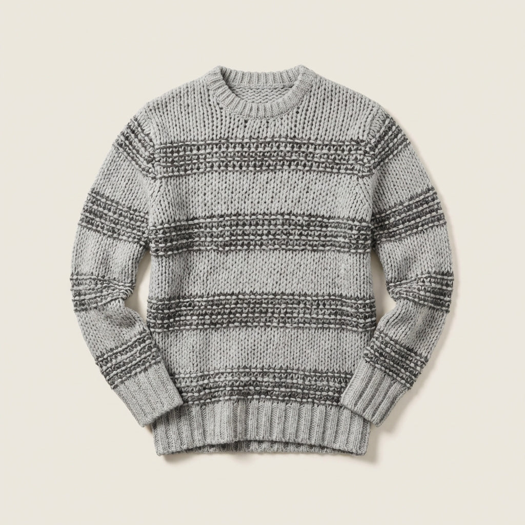 Herrenpullover mit Rundhalsausschnitt und horizontalen Patentstrick-Einsätzen