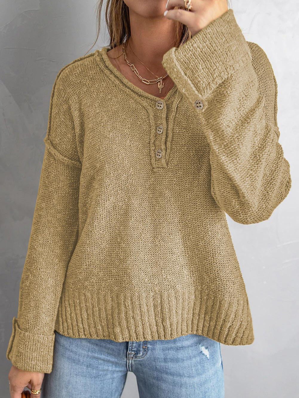 Gabriela| Modern and comfortable winter sweater 7