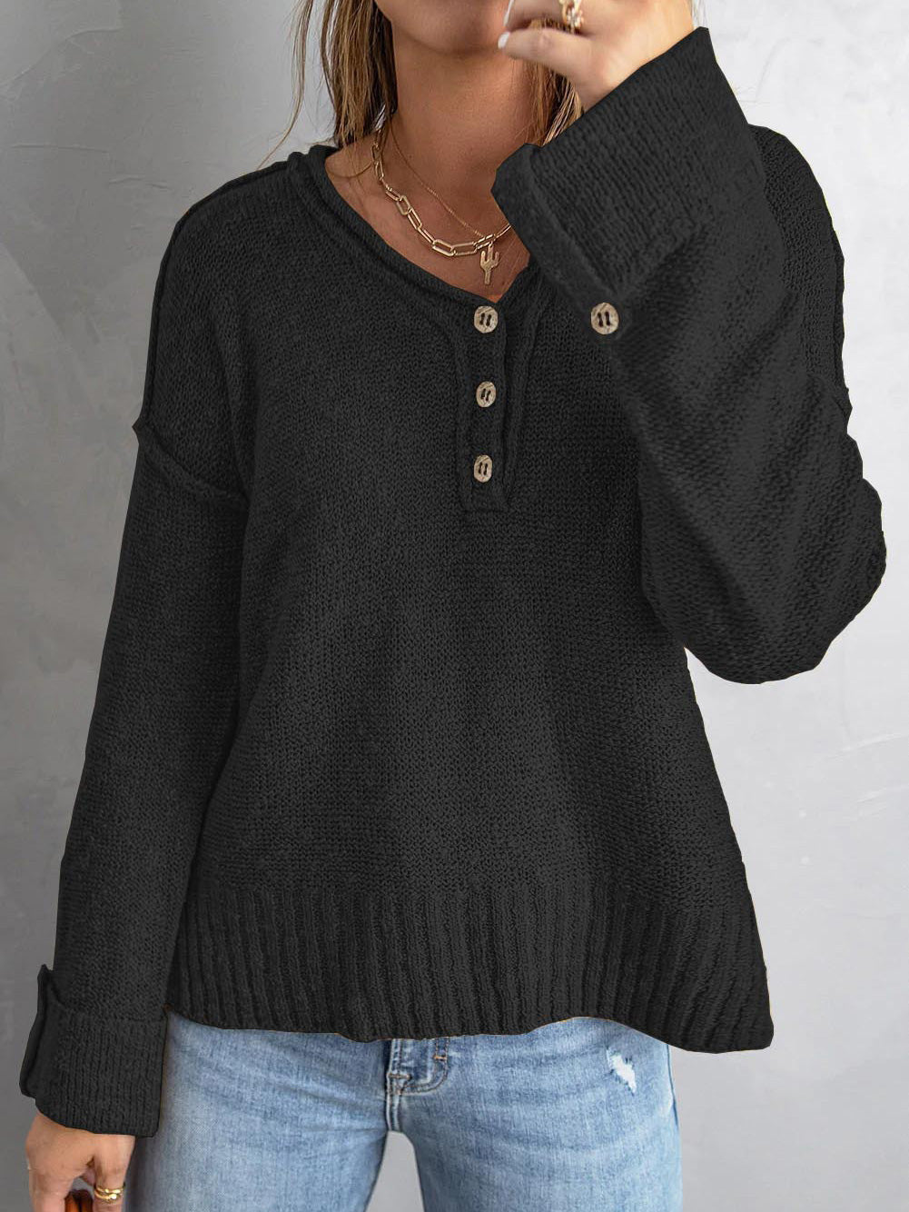 Gabriela| Modern and comfortable winter sweater 3