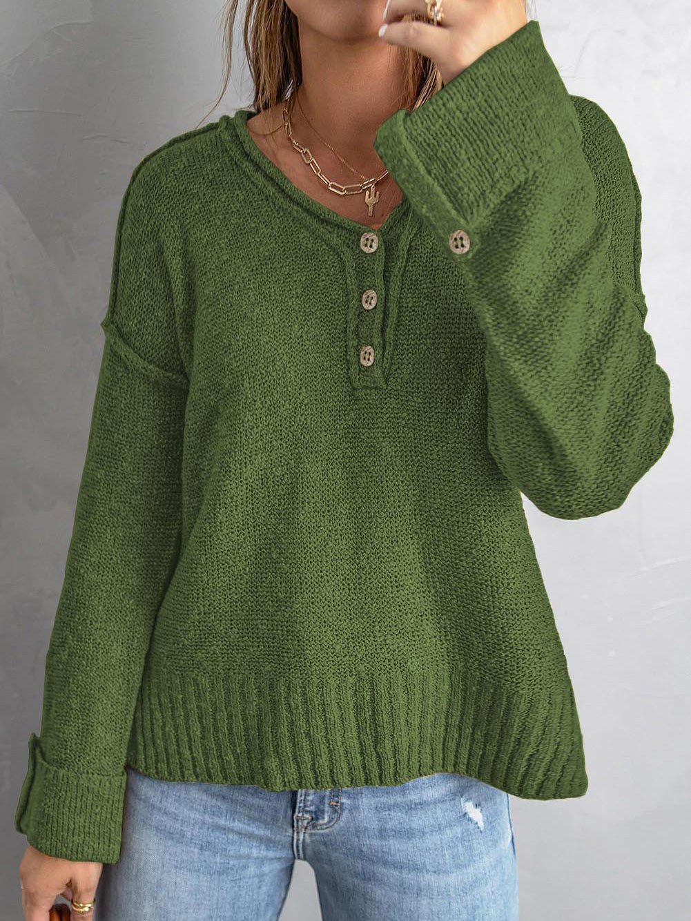 Gabriela| Modern and comfortable winter sweater 5