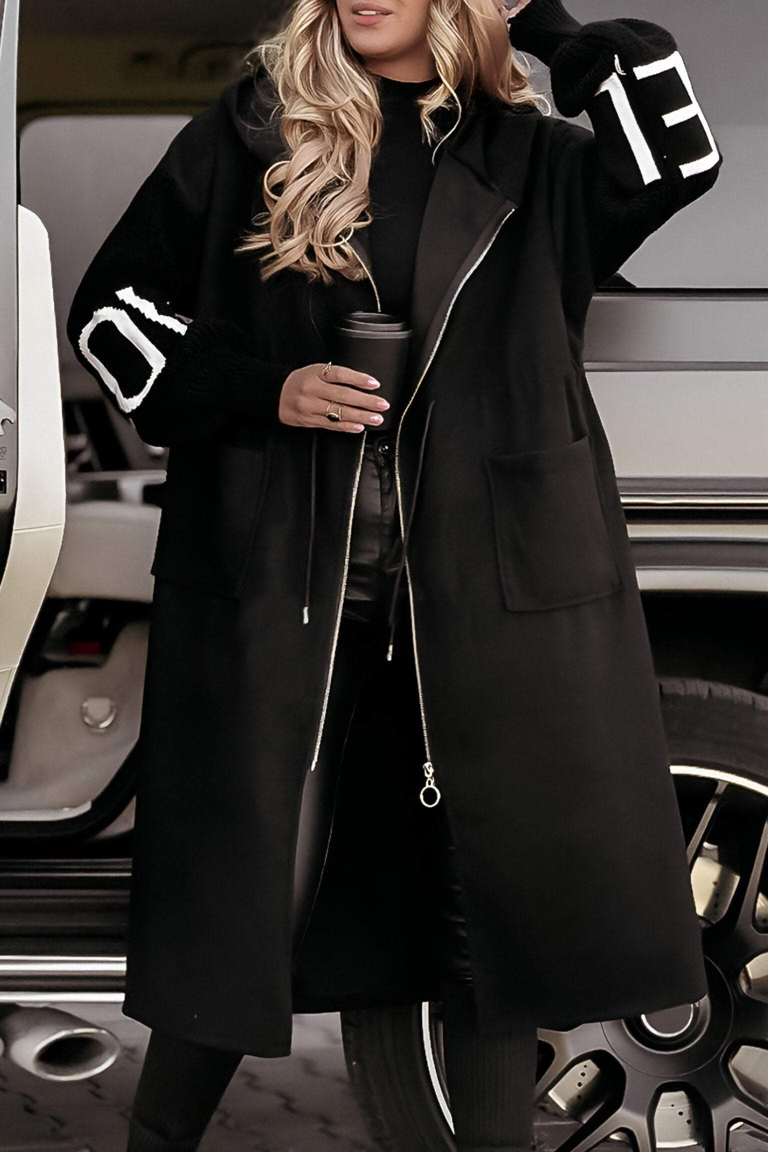 Adelaide Women's Patchwork Coat – Warm and Stylish Jacket with a Modern and Elegant Design 1