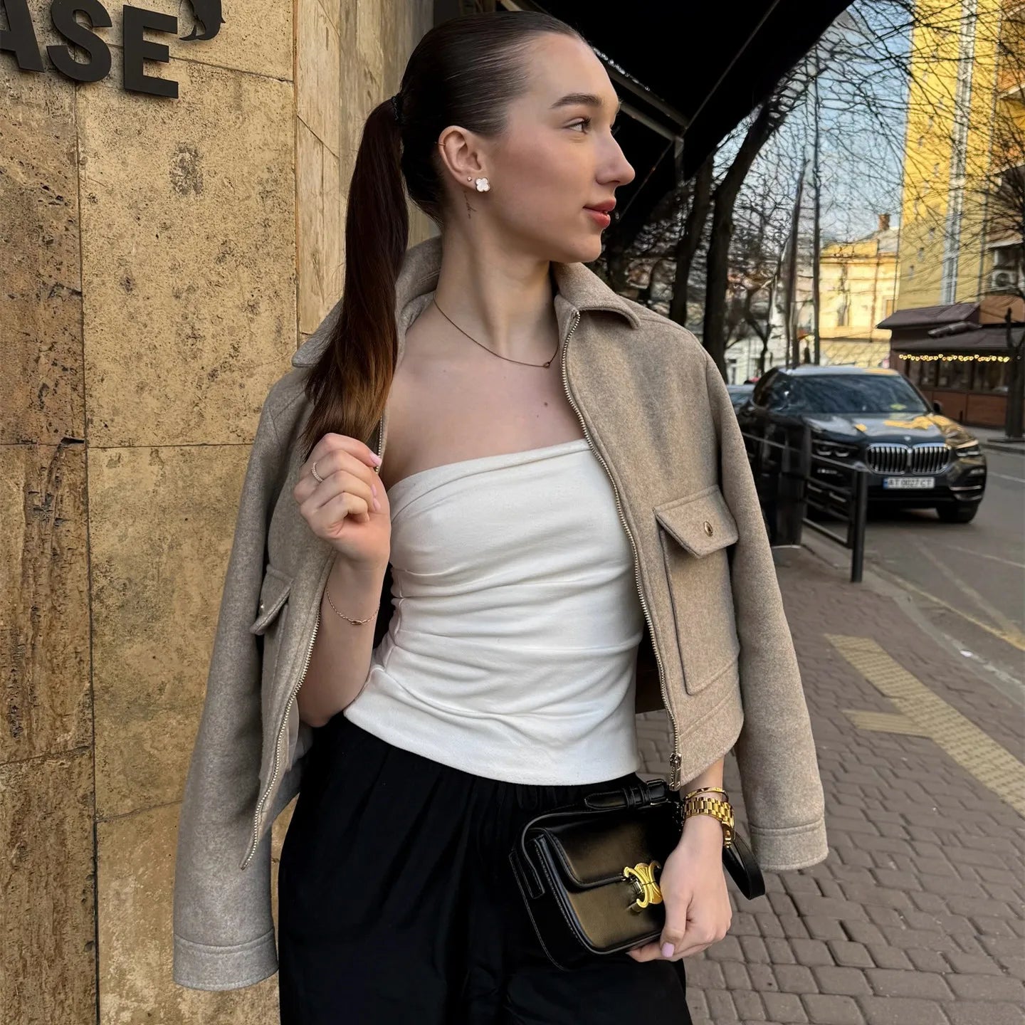Women’s Jacket Turn-Down Collar Zipper Closure